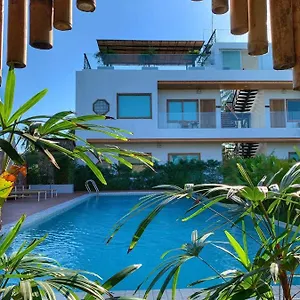 https://wayla-villamaikhaobeach.khao-lakhotels.com